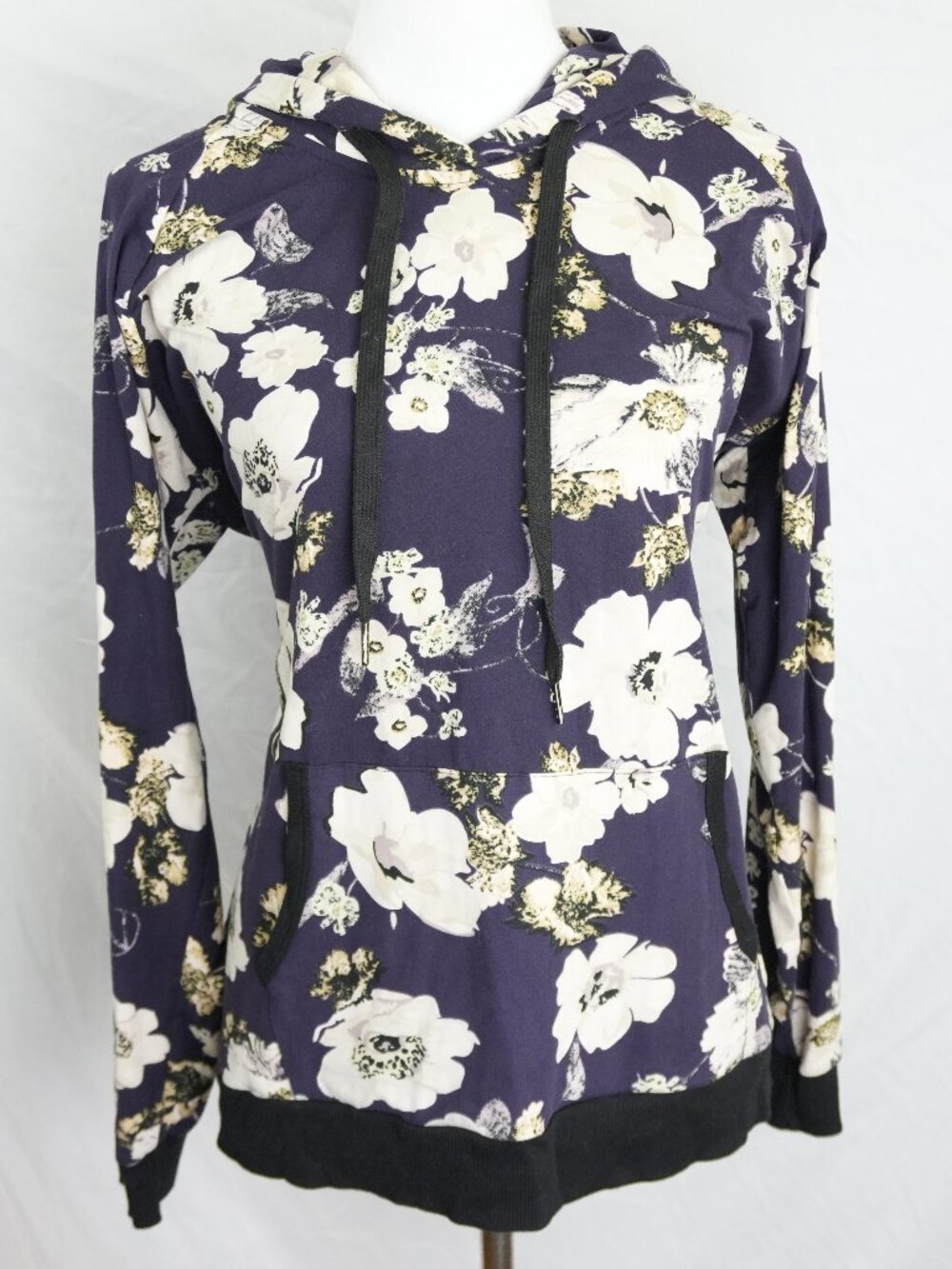 LNC Super Soft Pullover Hoodie Lildy Womens L-XL Floral Purple Cream Kangaroo